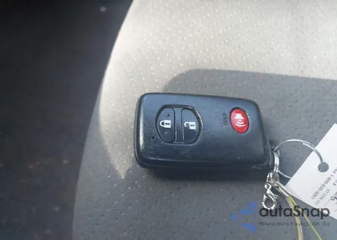 2013 Toyota Prius Three z USA, uszkodzony, nr VIN JTDKN3DU8D5547390